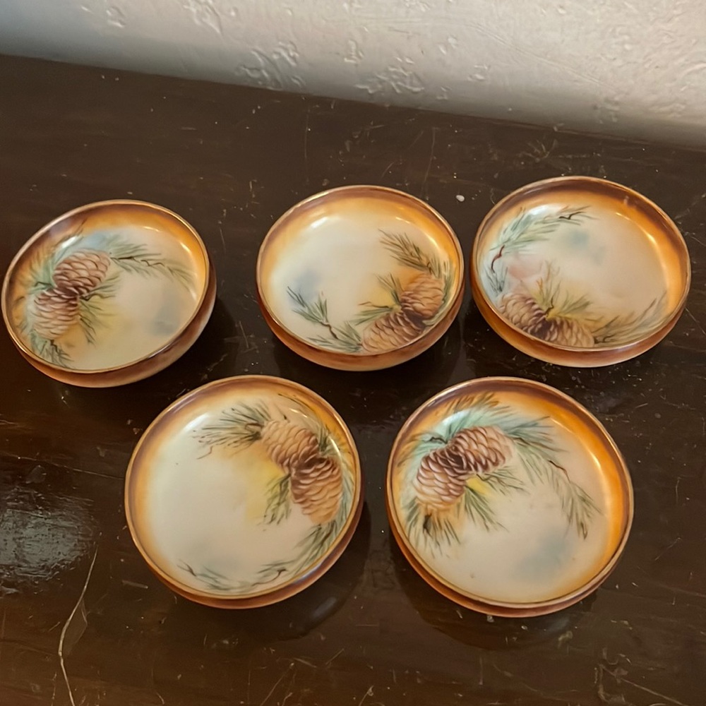 Royal footed nut dishes / finger bowls